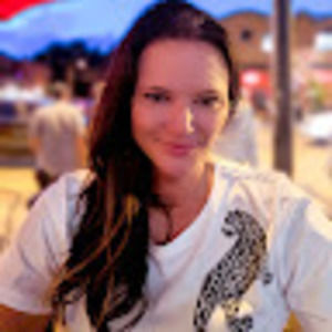 Meet your Posher, Caroline